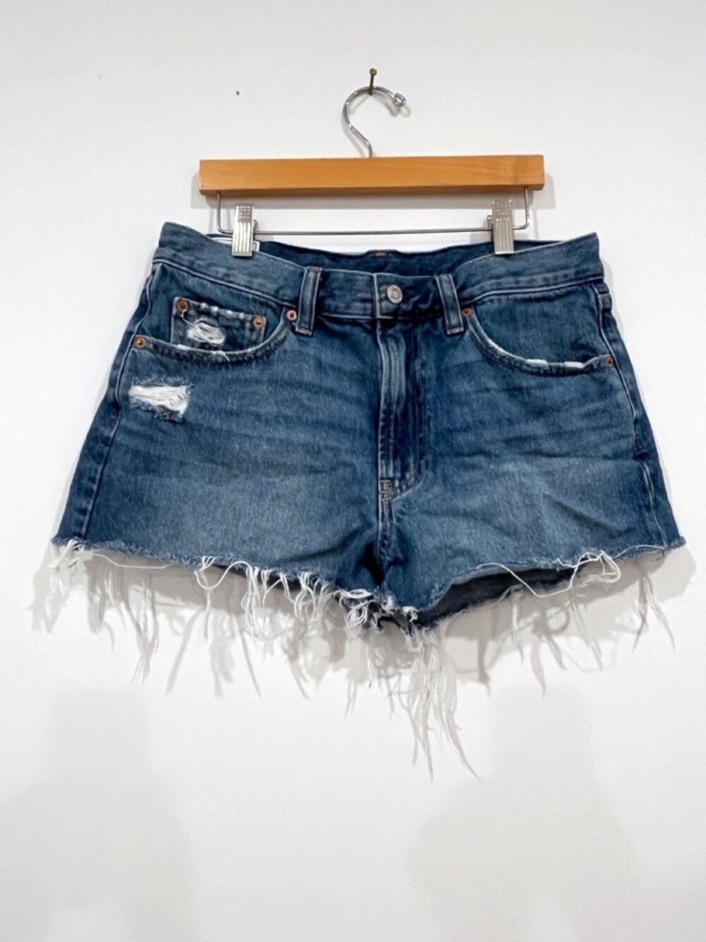 Gap 8" Loose Bermuda Mid Rise Raw Hem Denim Size 6